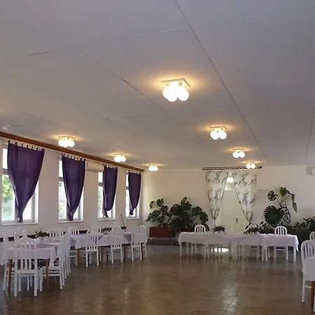 Sunset Cove Seget Hostel