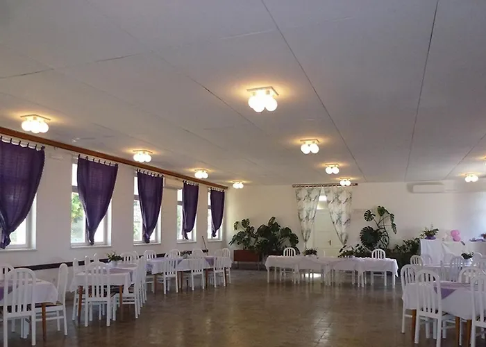 Sunset Cove Seget Hostel